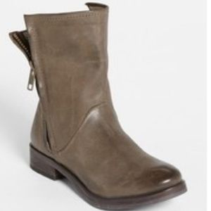 Hinge "Sheldon" Boot